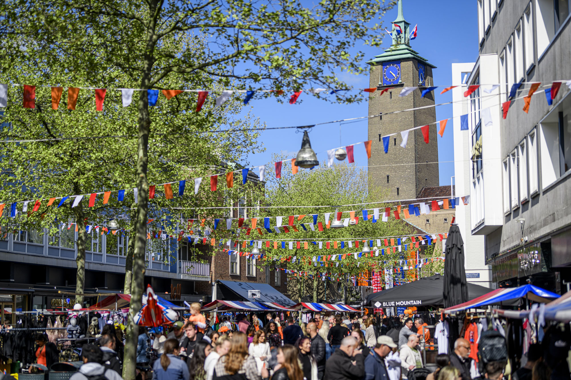 Koningsdag-Koningsfestival Enschede 2022 Raadhuisstraat